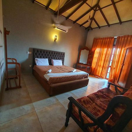 Hill House Guest Hotel Mirissa Buitenkant foto