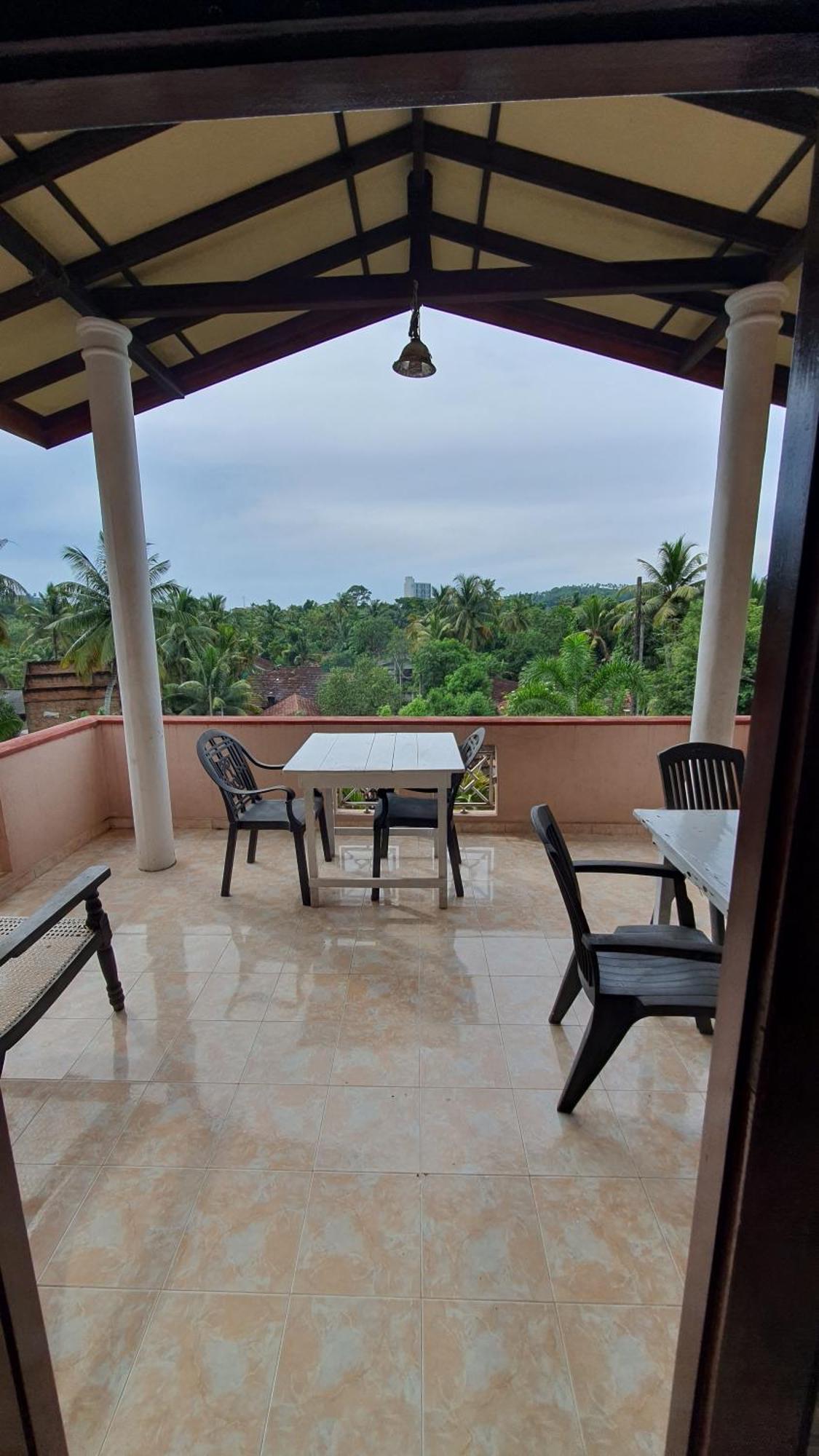 Hill House Guest Hotel Mirissa Buitenkant foto