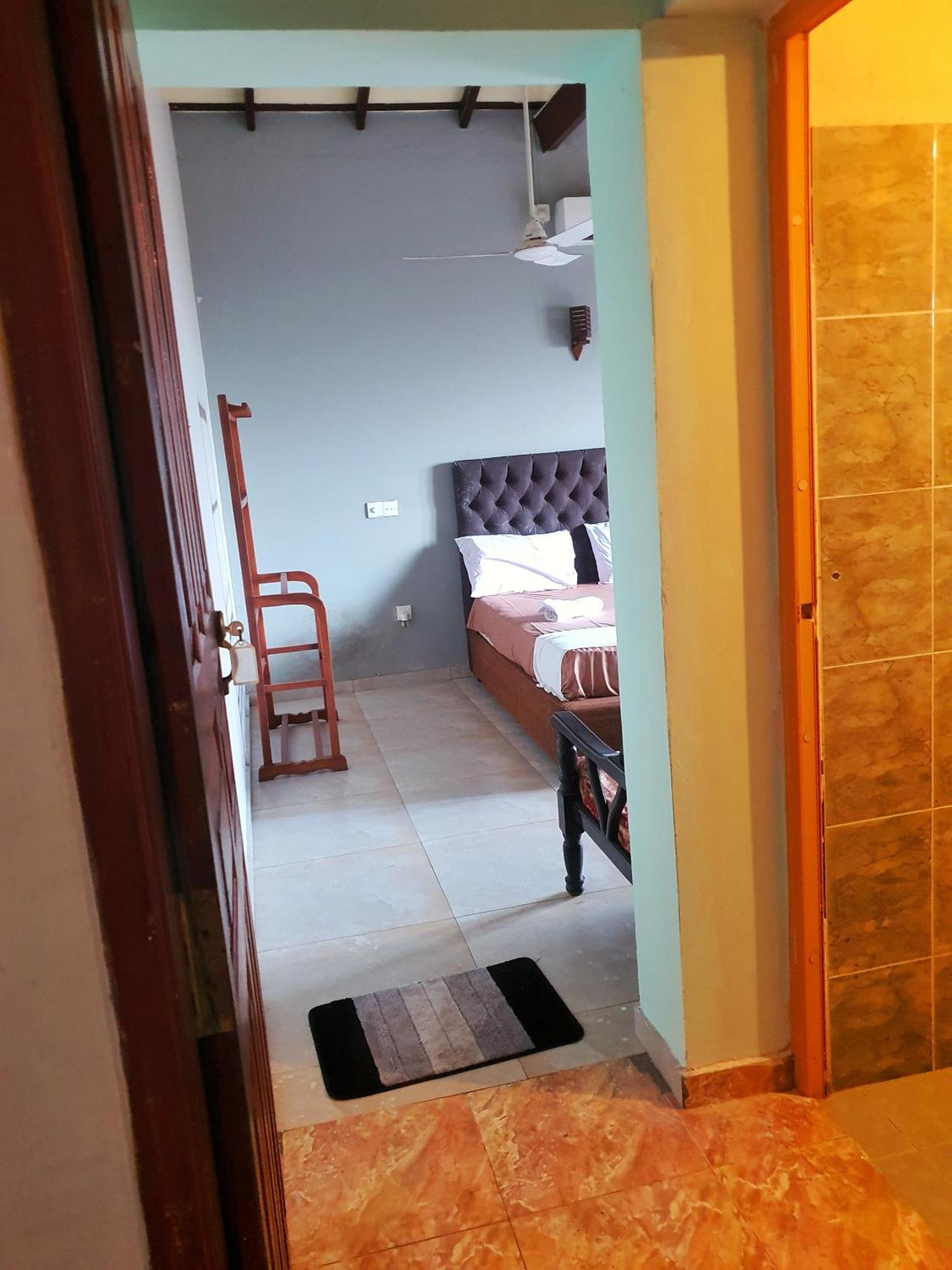 Hill House Guest Hotel Mirissa Buitenkant foto